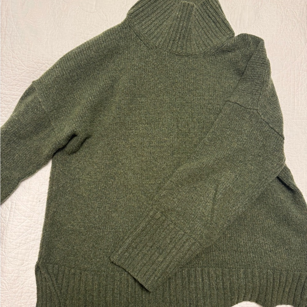 Abercrombie & Fitch Forest Green Turtleneck Sweater